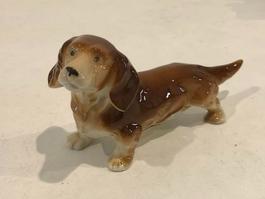 Figurine Chien Teckel en porcelaine.