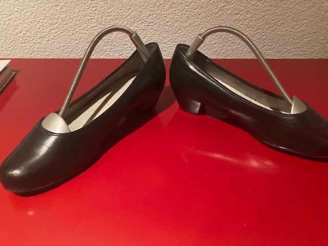 Scarpe da donna: Damen Pumps – Usato da Lufingen venduto da Montreux 1