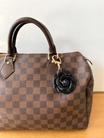 Kamelie Auto Schlüssel Coco Taschenanhänger schwarz