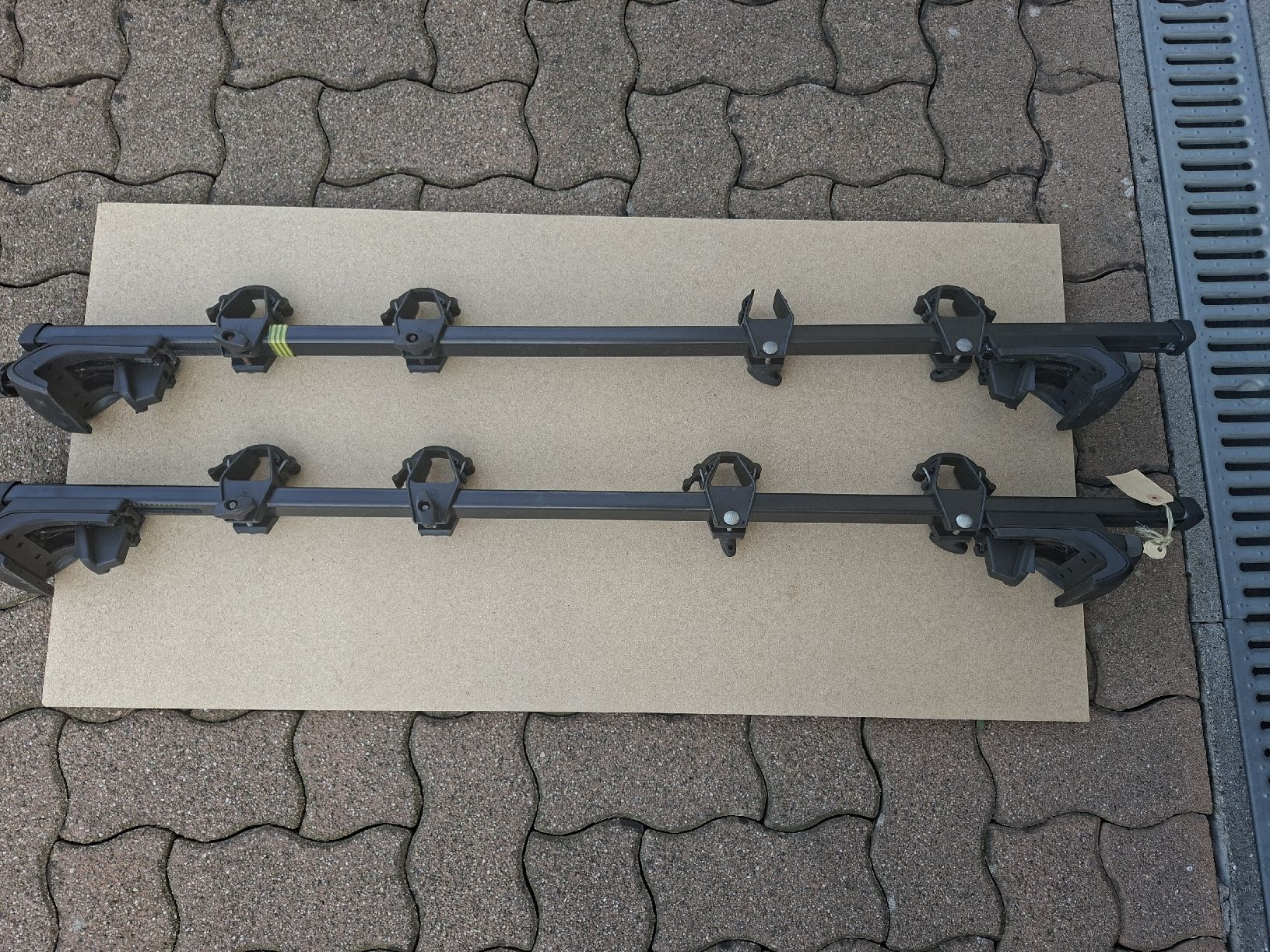 Thule Dachträger: Thule Dachständer,Skiträger,verstellbar – Gebraucht aus Kaltbrunn von Fuschti1