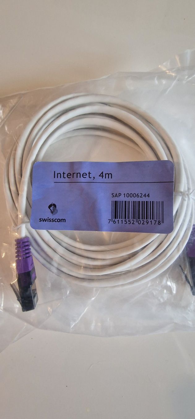 Swisscom Cavi: Swisscom Internetkabel 4m, weiss, neu! – Nuovo e nell'imballaggio originale da Ziefen venduto da Ringwraith