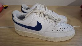 Nike Turnschuhe weiss blau US 8.5 EU 40 gebraucht
