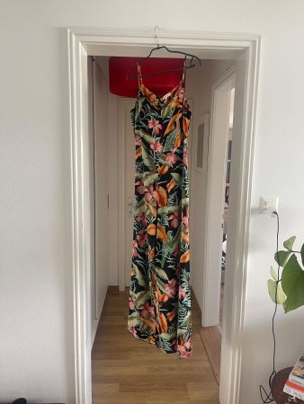 Sommerlicher Jumpsuit mit tropischem Muster, Gr. 36, neuw...