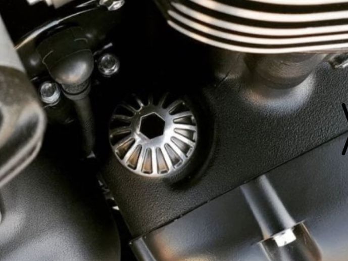 Triumph Alle Motorradersatzteile: Triumph Bonneville Öleinlass-Deckel von Motone, Öldeckel – Gebraucht aus Spreitenbach von Jesset