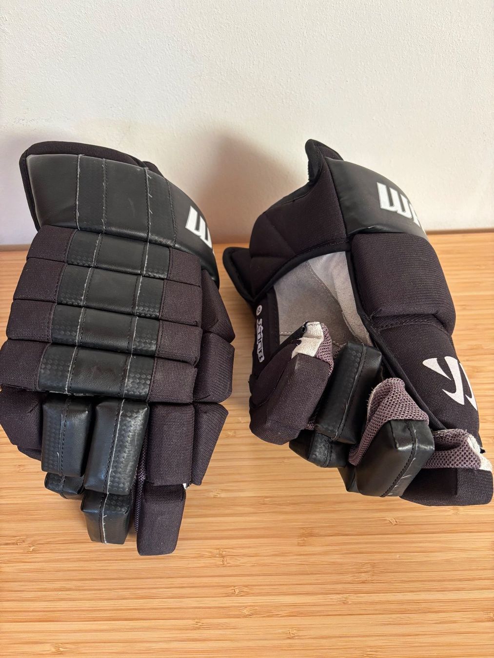 Guanti & manicotti: Hockeyhandschue Warrior 15 – Usato da Schönried venduto da habakuk08
