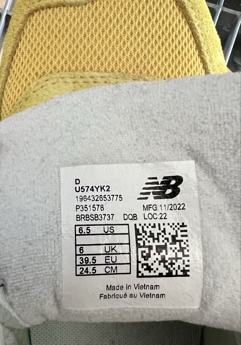New Balance Scarpe da uomo: Neue New Balance 574 in Gelb – Nuovo (secondo la descrizione) da Regensdorf venduto da Barbara9 7