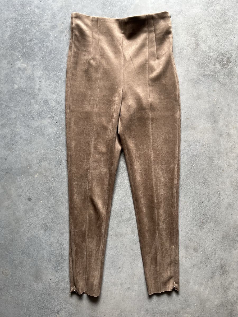 Zara Pantaloni: Zara, Hose im Wildlederlook, Gr. M – Usato da Altstätten SG venduto da Adr_ckr8