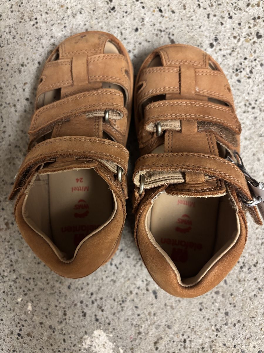Elefanten Schuhe für Jungen: Elefanten Kinder Sandalen, Grösse 24 – Gebraucht aus Büren an der Aare von Nikito2001 2