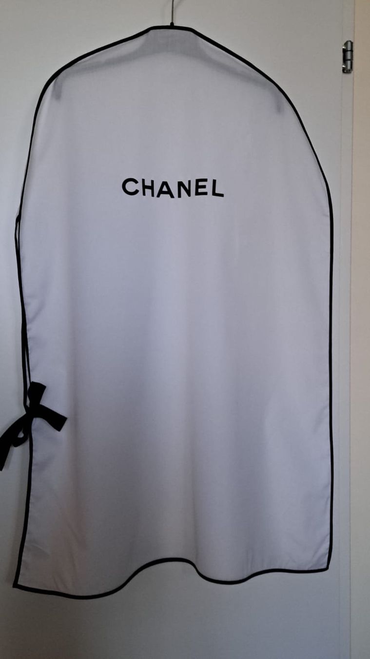 Chanel Kleider: toller Kleiderschutz von CHANEL – Neu (gemäss Beschreibung) aus Neuhausen am Rheinfall von mariess
