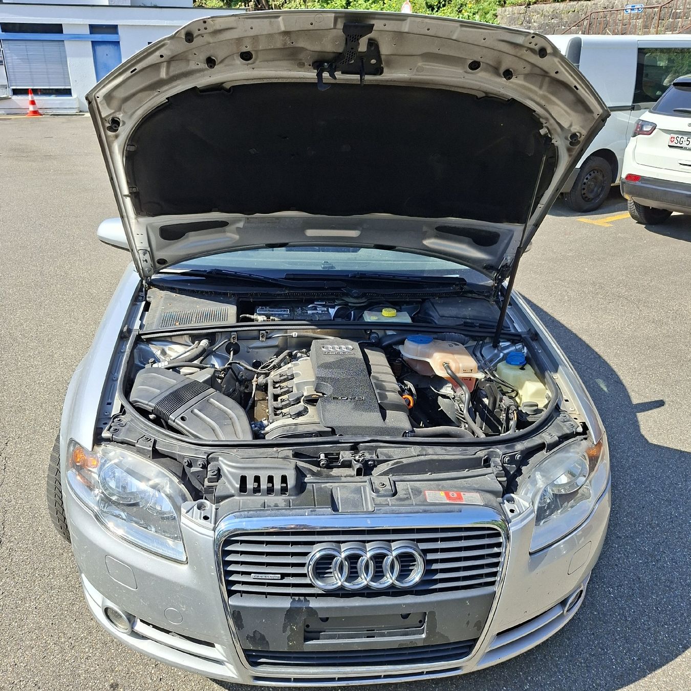 Audi Autos: AUDI A4 Avant Quattro B7 147PS Silber 2004  – Defekt aus Trogen von 2ndlifebrocantegmbh 1