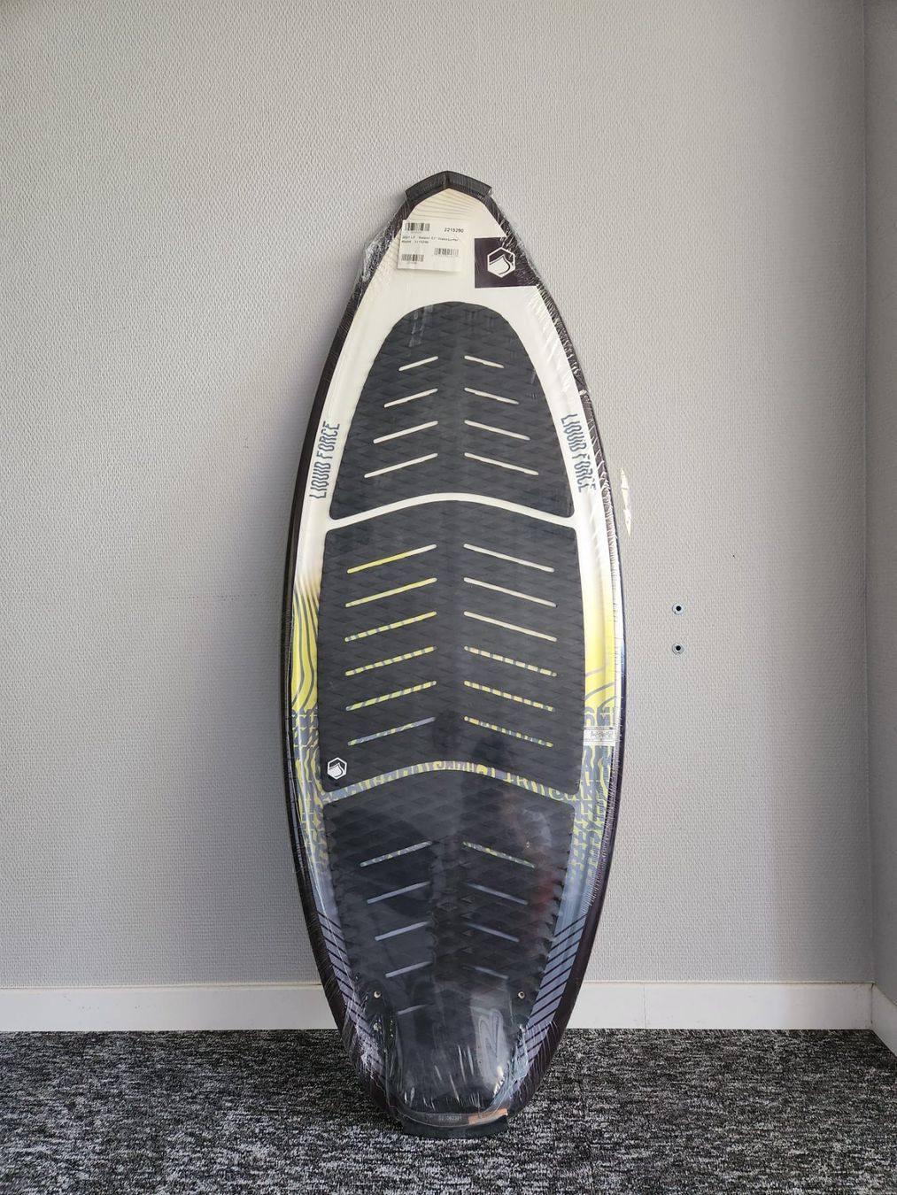 PC: NEUF - Liquid Force Swami 5'3 – Nuovo e nell'imballaggio originale da Genève venduto da Fleur-Xuan