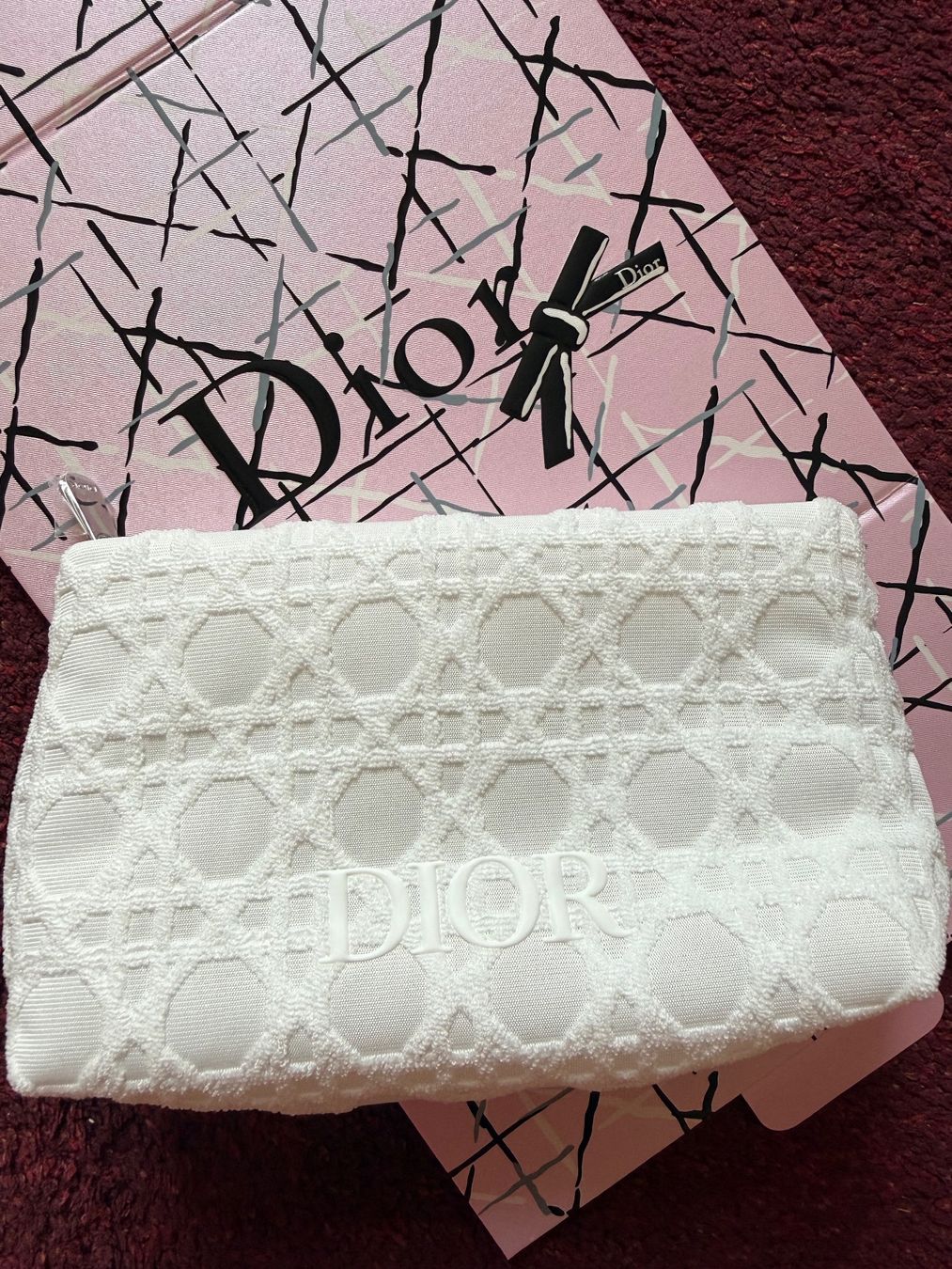 Dior Trousses de maquillage: Dior Beauty white cannage pouch – Neuf avec emballage d'origine à Luzern par sas_r89l