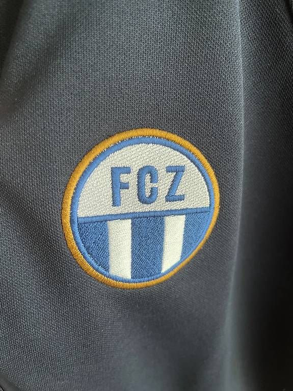 Giacche: FCZ Trainerjacke Gr. M Herren – Usato da Zürich venduto da gto_8nrx 3