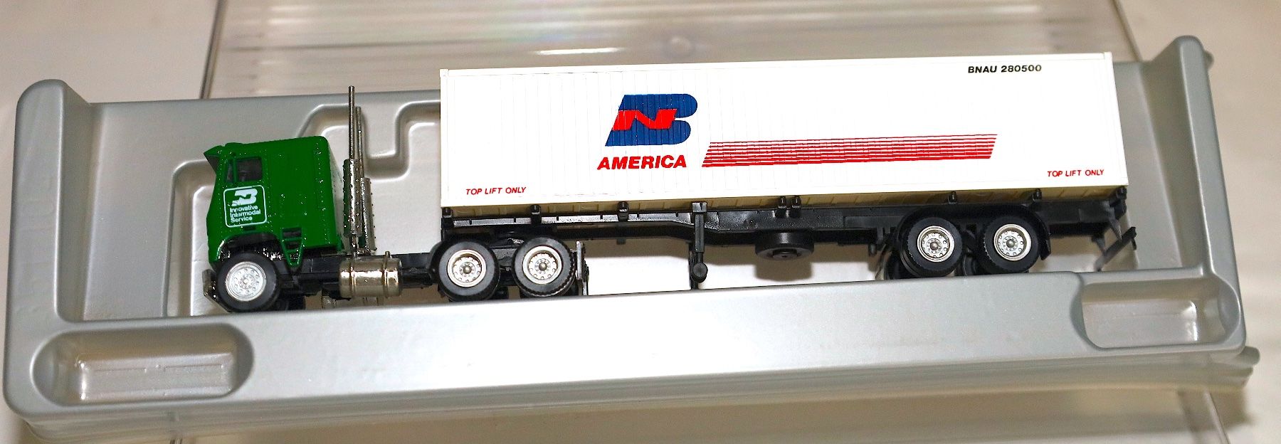 Mercedes-Benz Modellini d'auto: US TRAK AMERCAN-SPETITION  LKW MODELLAUTO1:87 – Nuovo e nell'imballaggio originale da Ipsach venduto da Merlux