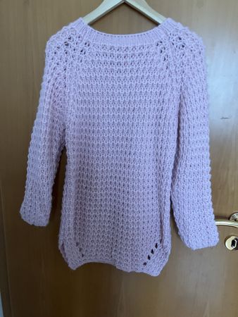 Pull rose tricoté main, parfait pour la mi-saison!