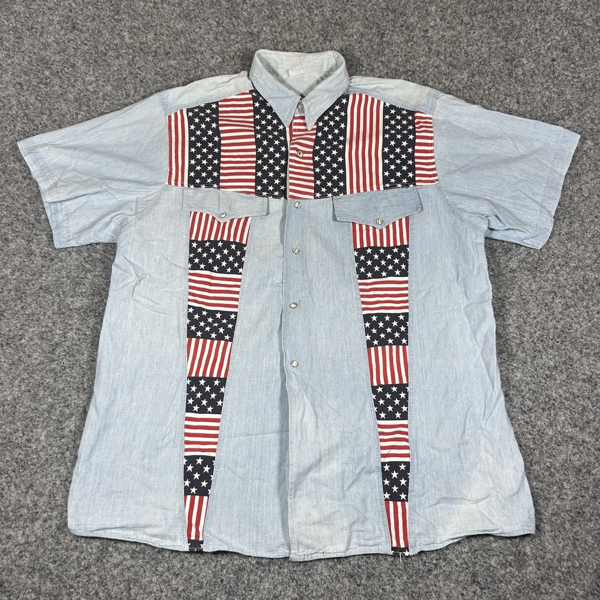 Chemises: USA SHIRT  – D'occasion à La Sagne NE par Matlasape