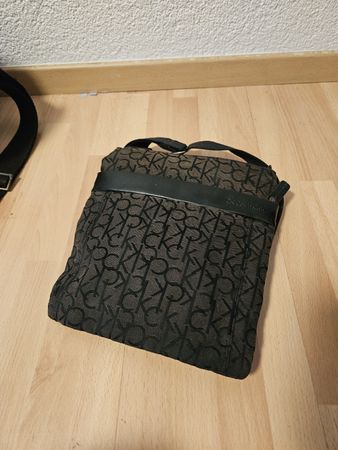 Calvin Klein Tasche Damen Herren Umhängetasche guter Zustand