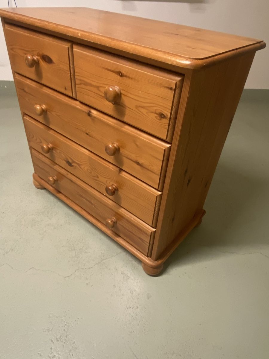 Cassettiere: Dekorative Kommode aus Holz – Usato da Männedorf venduto da Adamiat 1
