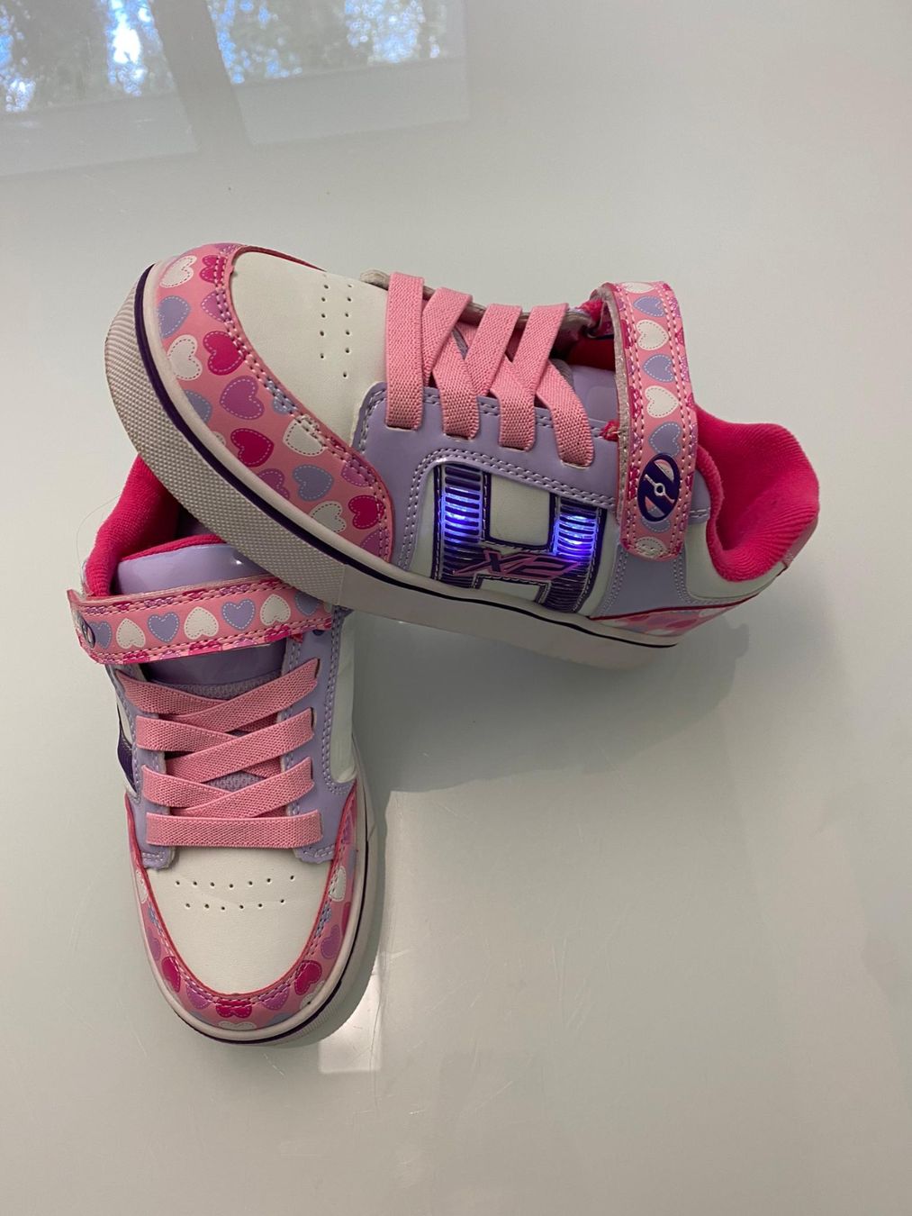 Pattini in linea & Pattini a rotelle: Rollschuh Heelys mit LED Licht Grösse 35 – Usato da Adliswil venduto da khi_wy76 1
