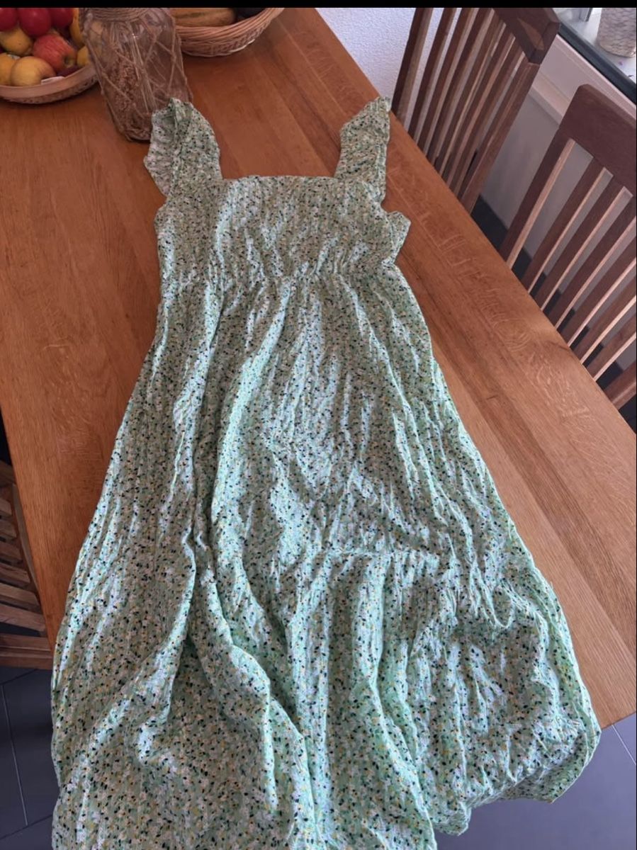 Vestiti: Robe M&S  – Usato da Attalens venduto da Skorpionica 3