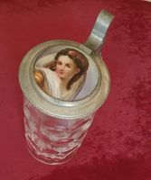 antiker Bierkrug mit bemalten Porzellan-Deckel, Zinnmontur