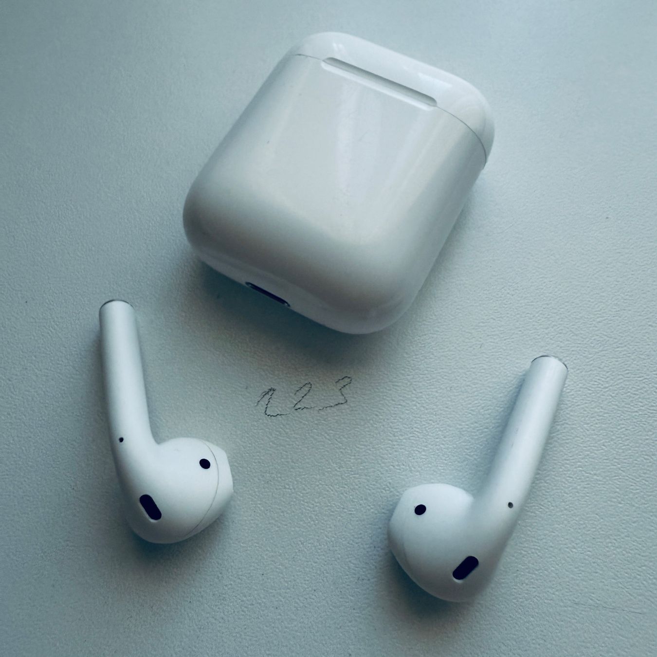 Apple Cuffie: Original Apple AirPods 2 Gen. Wireless Kopfhörer & Case – Usato da Basel venduto da MY.AIRPODS.SHOP 3