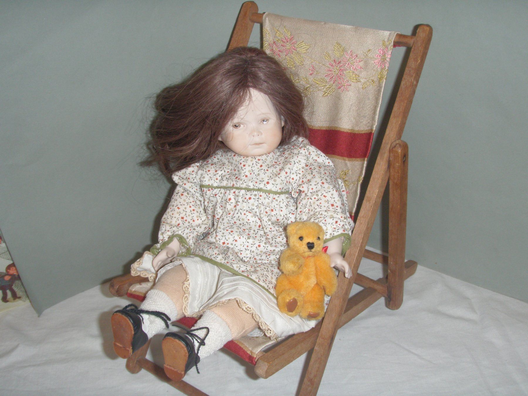 Puppen: Porzellanpuppe mit Teddybärli – Gebraucht aus Rohrbach von chri2009