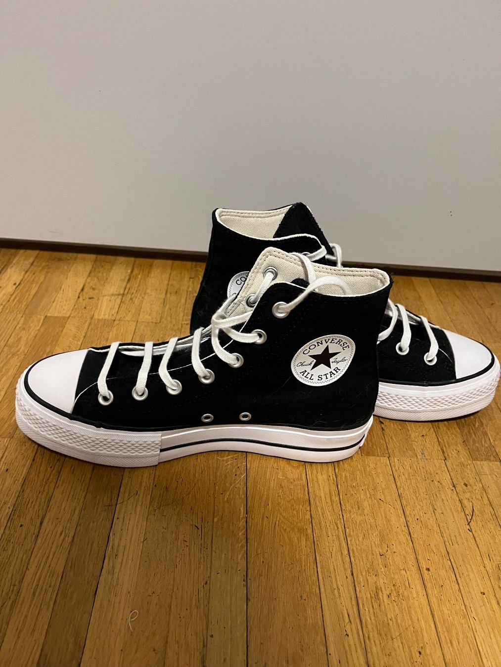 Converse Scarpe da uomo: Converse CHUCK TAYLOR ALL STAR – Nuovo (secondo la descrizione) da Luzern venduto da Coocoo44 1