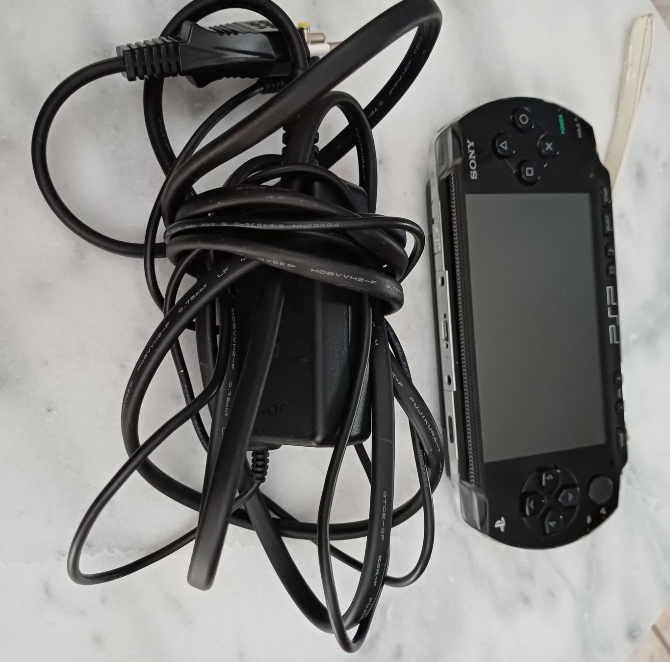 Sony Console: Sony PSP 1004 Schwarz mit Ladekabel – Usato da campascio venduto da cipollino01 5