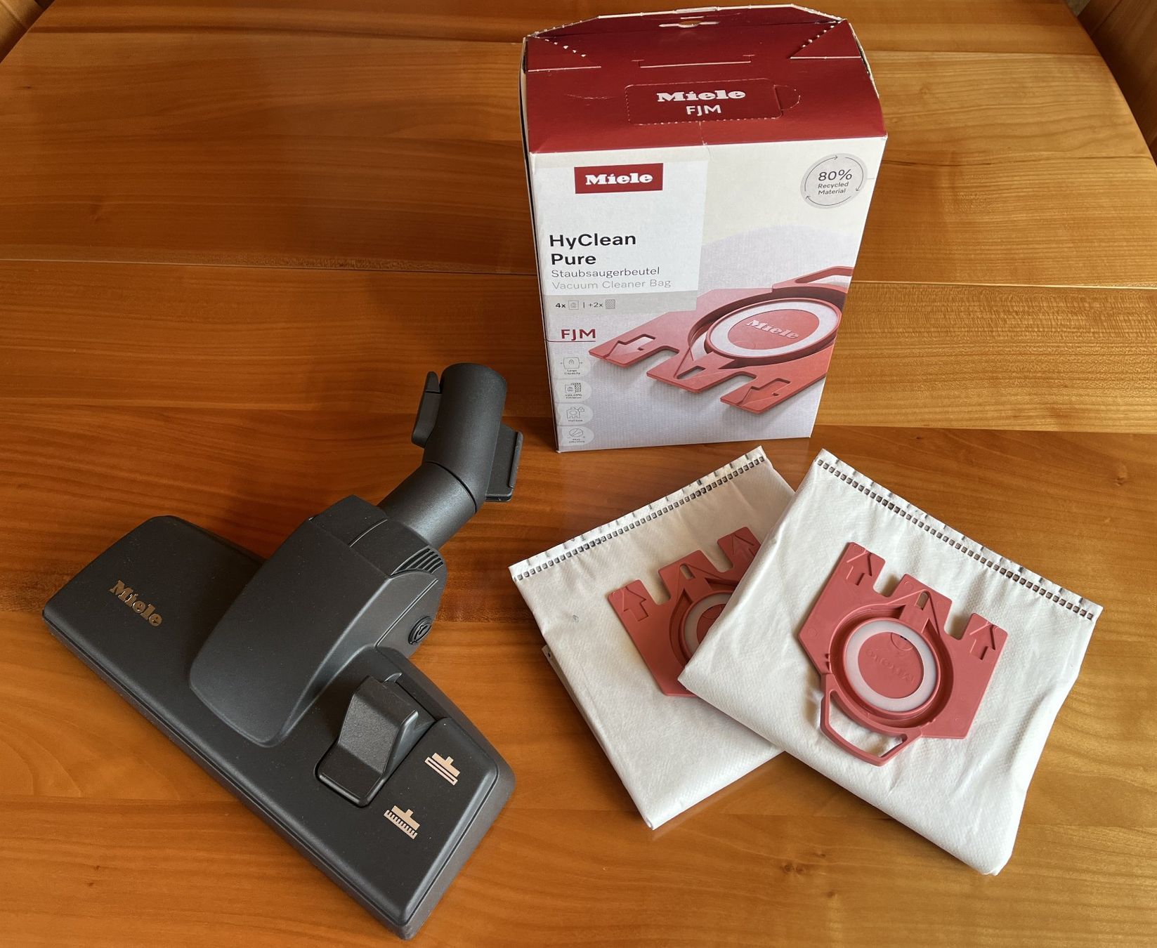 Miele Aspirapolveri & Accessori: Miele Staubsaugerbeutel und Bodendüse – Nuovo (secondo la descrizione) da Wiesendangen venduto da Frohberg