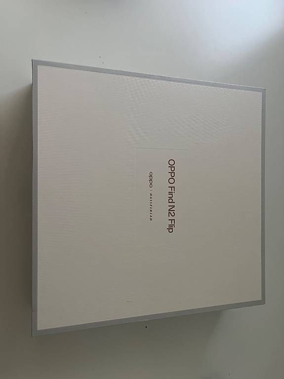 Oppo Telefoni cellulari / Smartphones: Oppo Find N2 FLIP Neu! – Nuovo e nell'imballaggio originale da Lostorf venduto da Iapi
