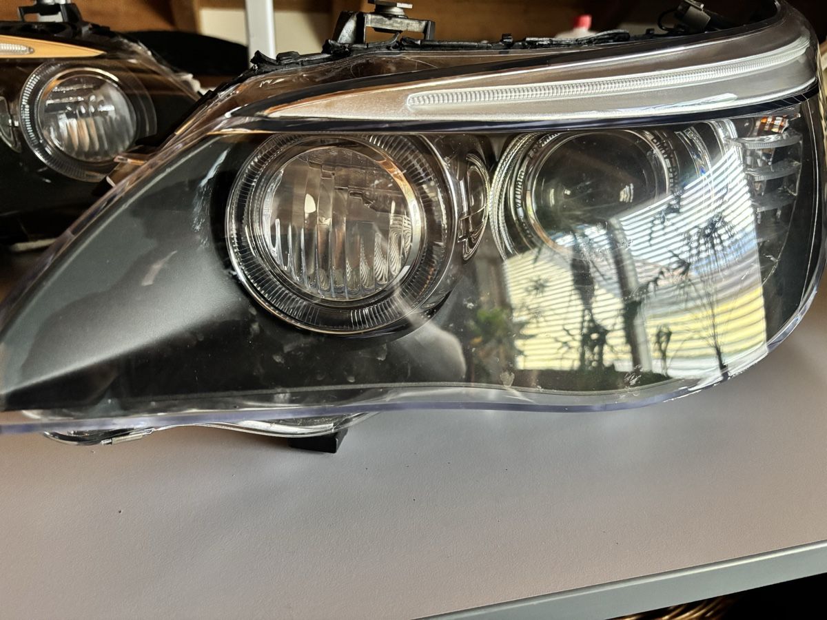 BMW Fari: BMW E60 LCI Scheinwerfer Xenon defekt – Difettoso da Triesen venduto da tobia1288