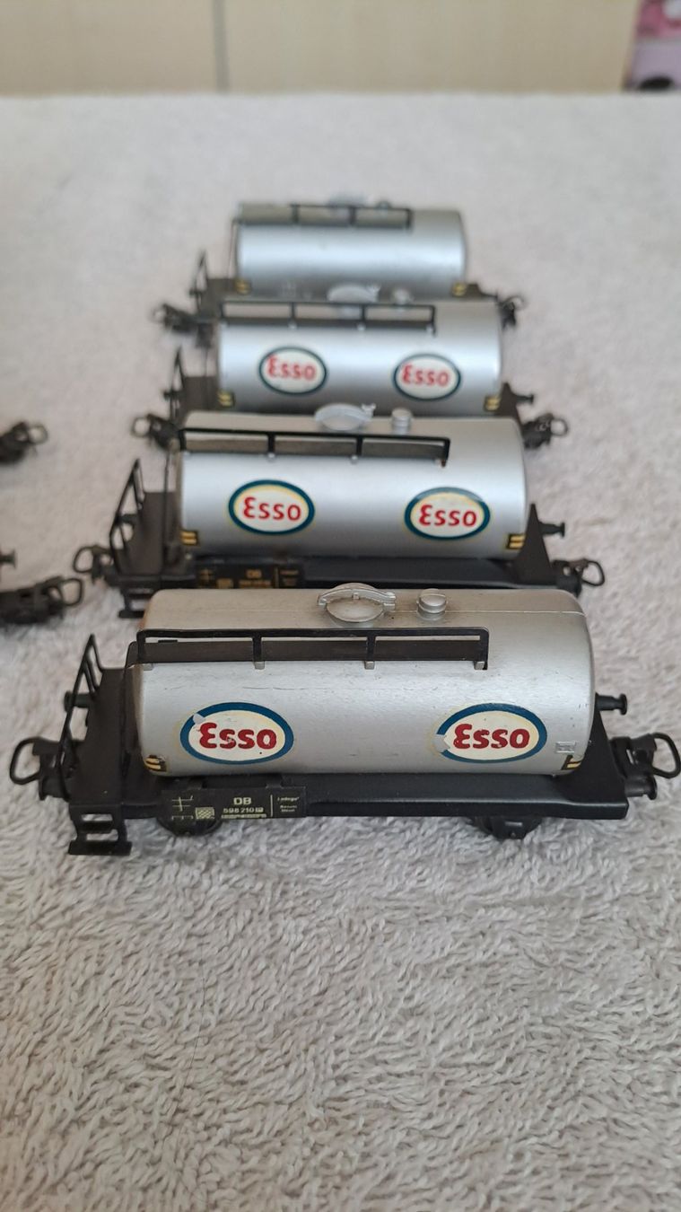 Märklin Modelleisenbahnen: Märklin 8 Tankwagen H0 WS/04 – Gebraucht aus Winterthur von Riebeli333 3
