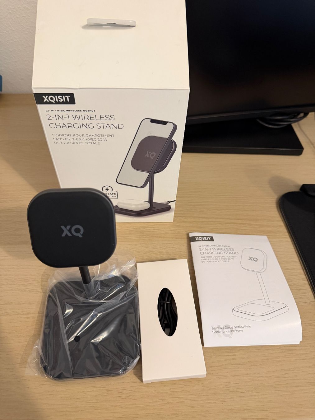Caricabatterie: Xqisit 2-in-1 Wireless charging Stand – Nuovo (secondo la descrizione) da Zürich venduto da fresh0001 2