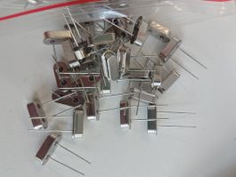10 Stk Quarz HC-49/US 9.8304MHz