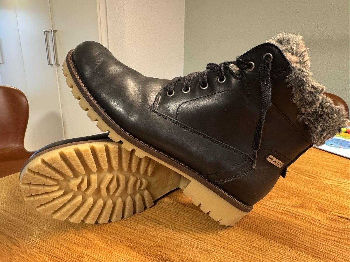 Damenschuhe: Winterstiefel gefüttert Gr. 42 – Gebraucht aus Niederbüren von Oetschli