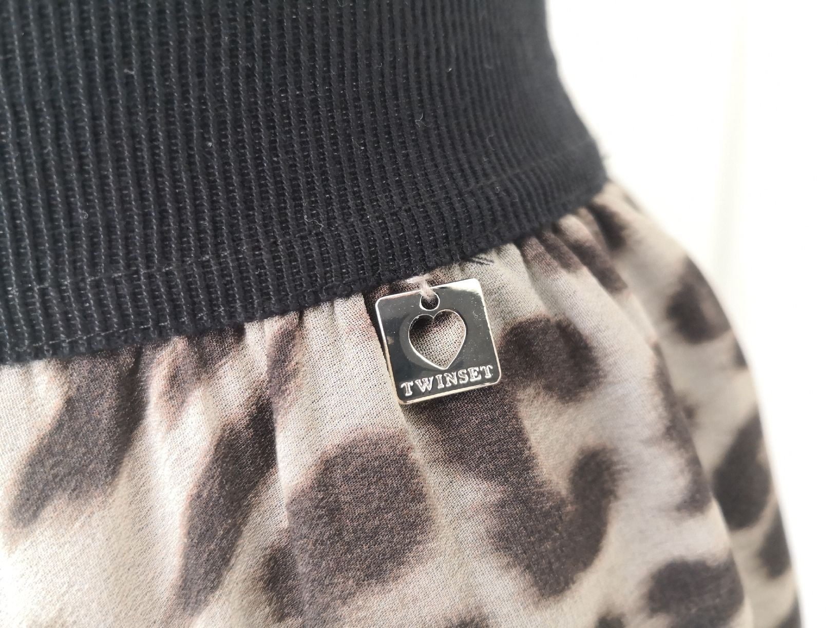 Twinset Röcke: TWINSET ROCK MIT RUSCHEN & ELAST & GEFUTTERT, ANIMALPRINT – Neu (gemäss Beschreibung) aus Olten von Naja-Twins-Twins 8