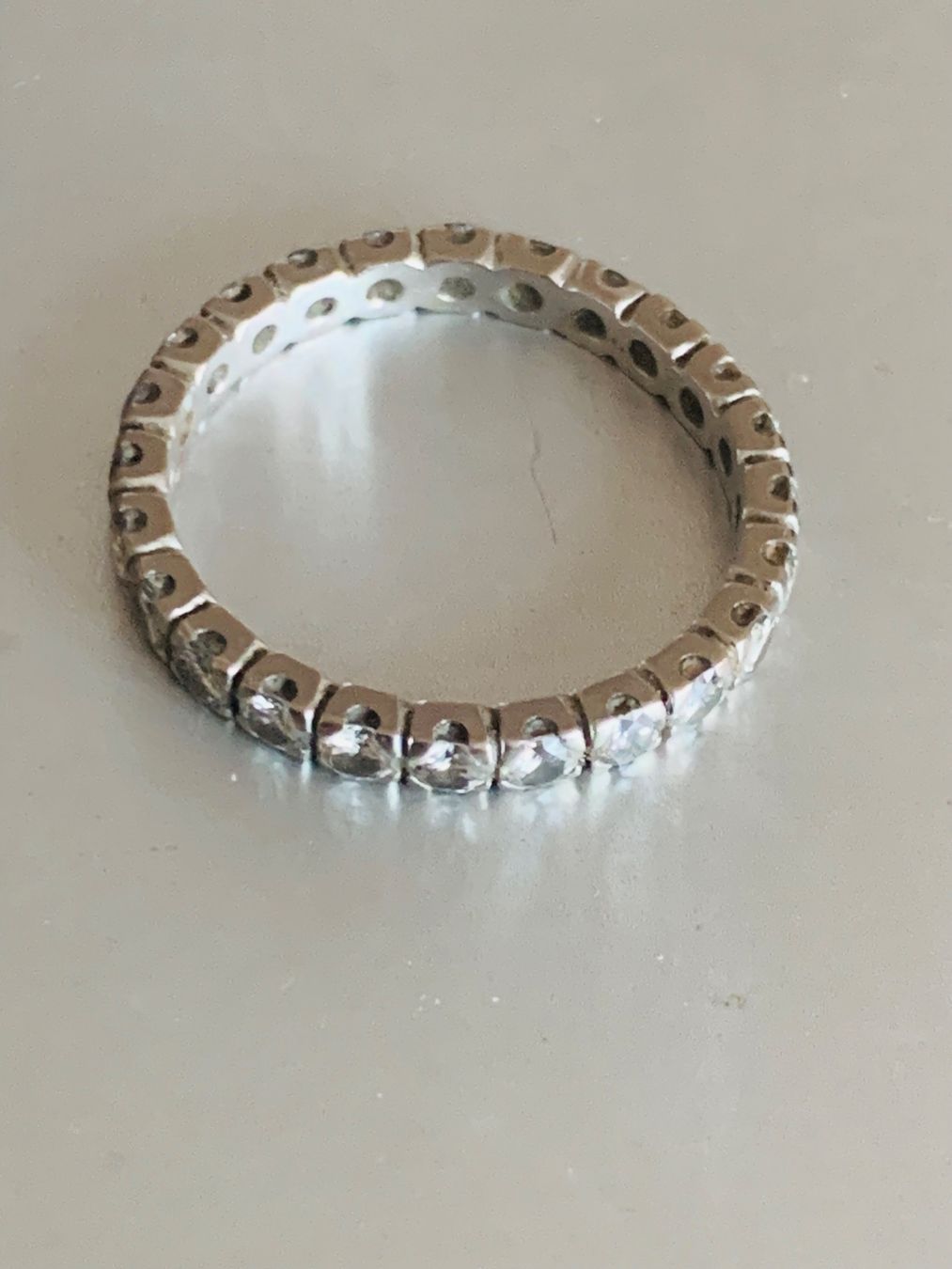 Ringe: Grosser Weissgold-Diamantring mit 24 Steinen (ca. 2 cm) – Gebraucht aus Bülach von MarkusSchiesser