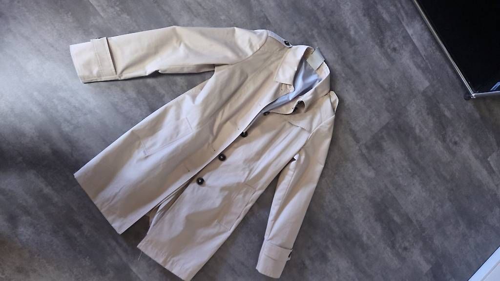 Jacken: Trenchcoat / Mantel / Jacke Beige Gr. 36 – Gebraucht aus Rupperswil von Niq14 1
