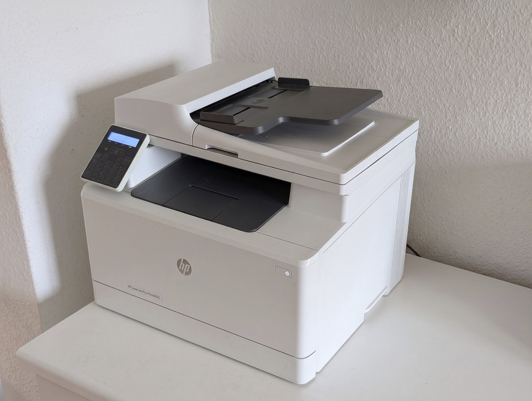 Hewlett Packard Stampanti: HP Color LaserJet Pro MFP M181fw mit Fehlermeldung – Difettoso da Neerach venduto da Laundromat 1
