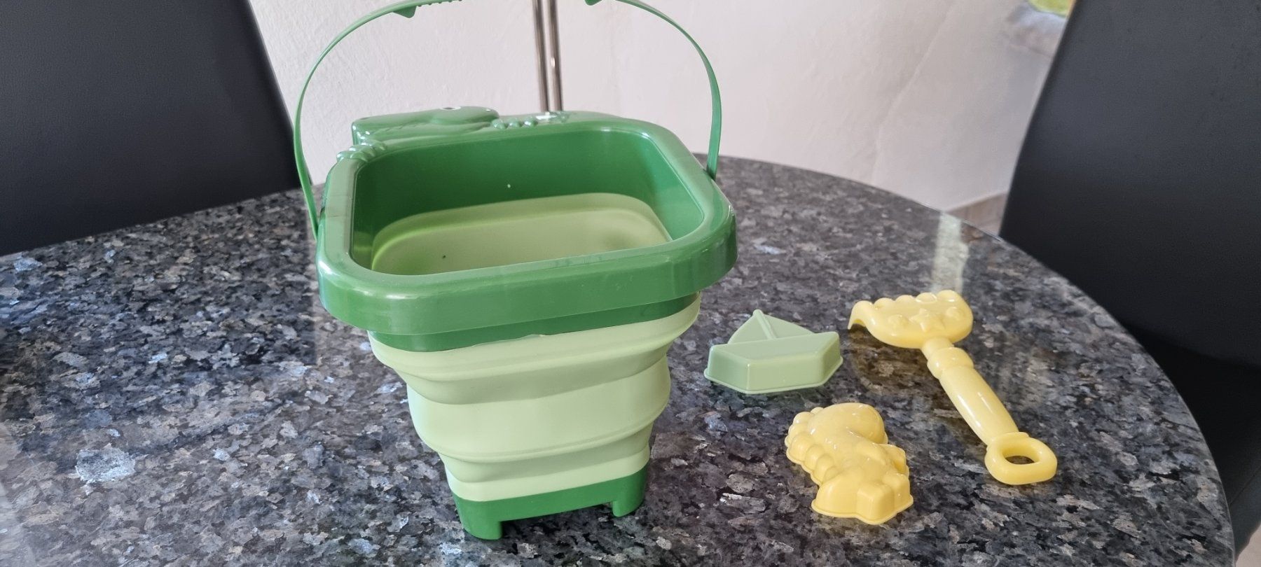 Giocattoli: Sandspielzeug Set Krokodil Eimer Schaufel ,Förmchen,neu – Nuovo (secondo la descrizione) da egliswil venduto da Maggy6 1