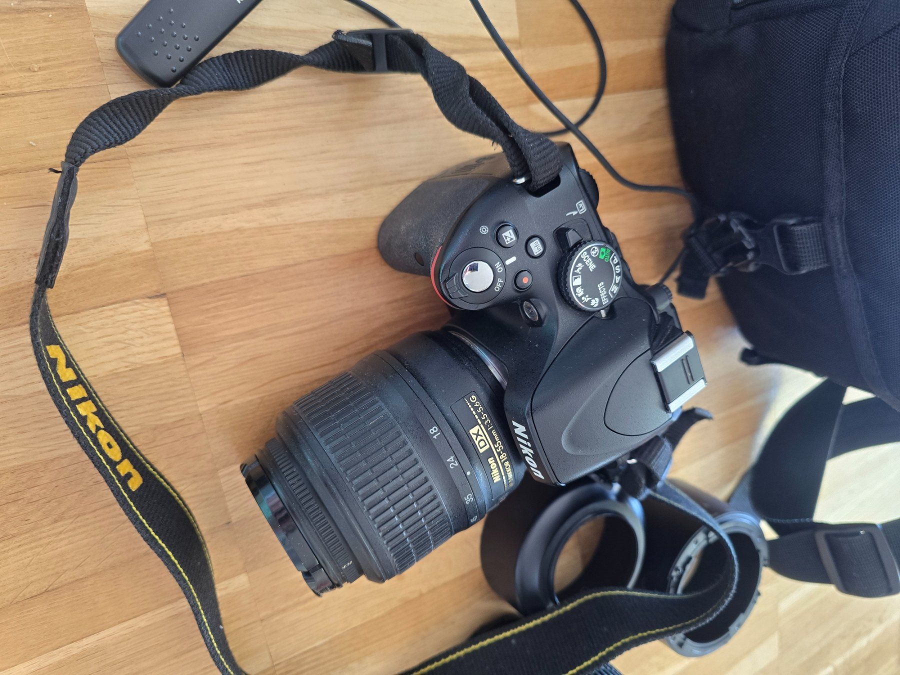 Nikon Fotocamera: Nikon D5100 Kamera mit Objektiven, Tasche – Usato da Neuchâtel venduto da ann_88mw 1