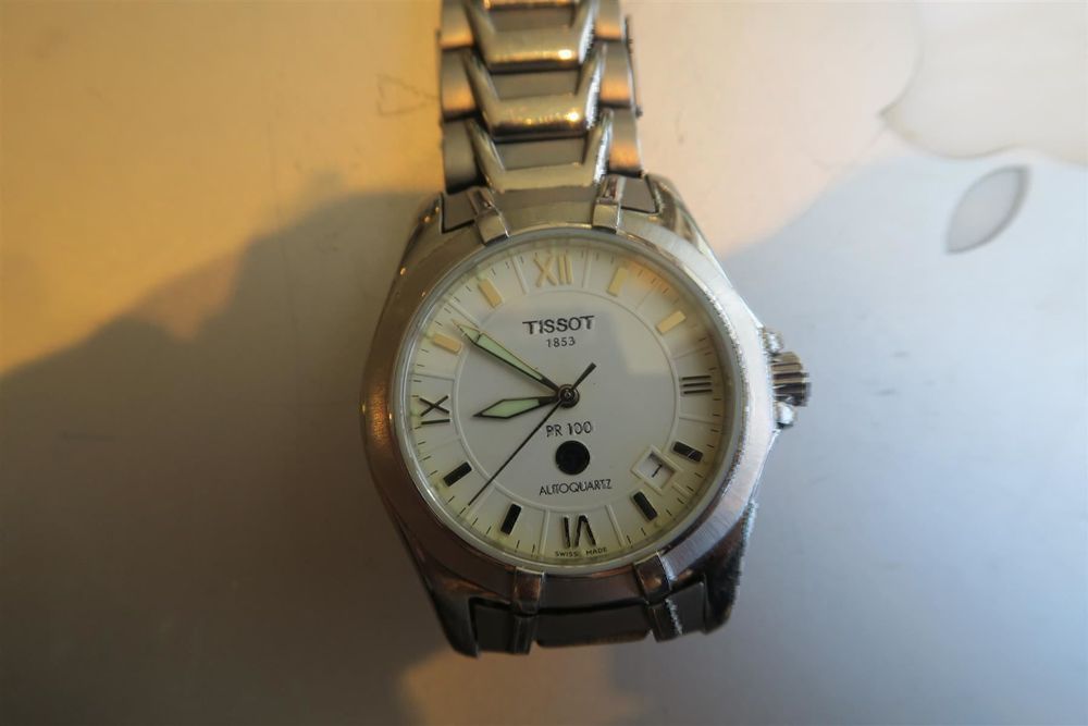 Tissot PR 100 AutoQuartz l uft Acheter sur Ricardo