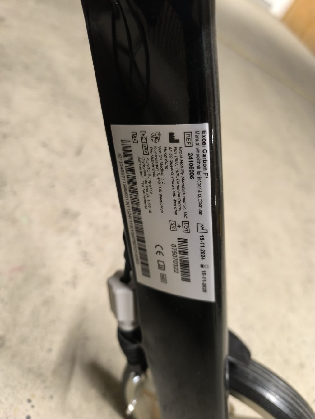 Gehhilfen: Carbon Rollator Excelmobility F1 – Neu (gemäss Beschreibung) aus Allschwil von BezoBezo 4