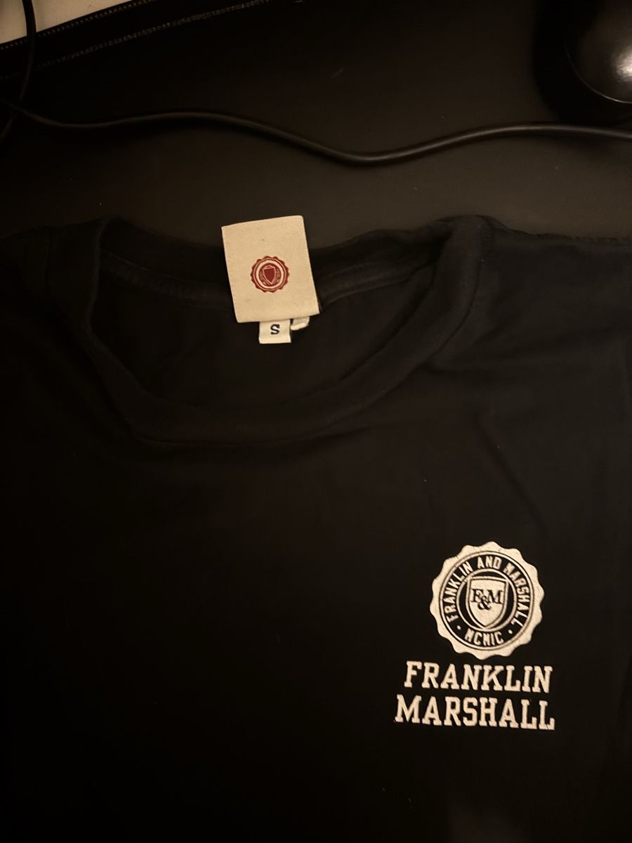 T-shirt: Franklin Marshall T-Shirt Schwarz, Grösse S – Nuovo (secondo la descrizione) da Kehrsatz venduto da ale_zpc6 1