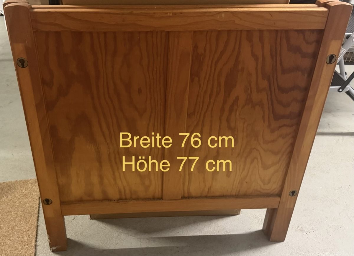 Lits: Kinderbett Holz gebraucht – D'occasion à Abtwil SG par Araldo
