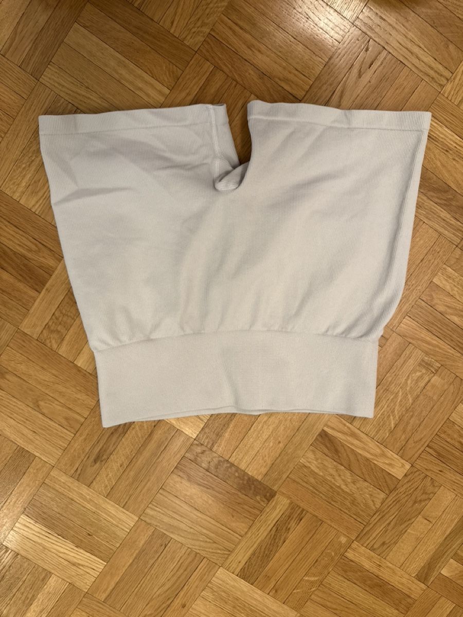 H&M Leggings: H&M Move shorts size M – Nuovo (secondo la descrizione) da Genève venduto da hai_2rp8