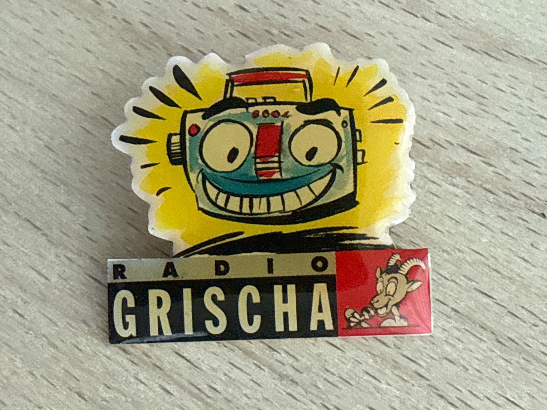 Plaquettes & Badges: Pin Radio Grischa – D'occasion à Glattbrugg par Schweigmatt