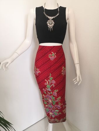 🤩BOHO-CHIC PAREO ROCK ROT MIT BLUMENMUSTER NEU