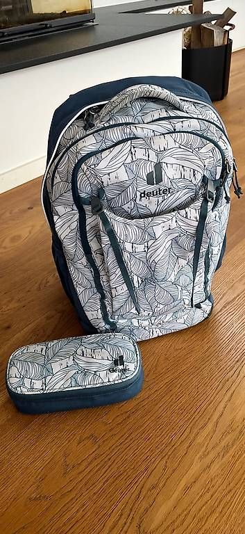 Sacs à dos: Schulrucksack Deuter Strike mit Stiftemäppchen – D'occasion à Kastanienbaum par pet_57dn 1